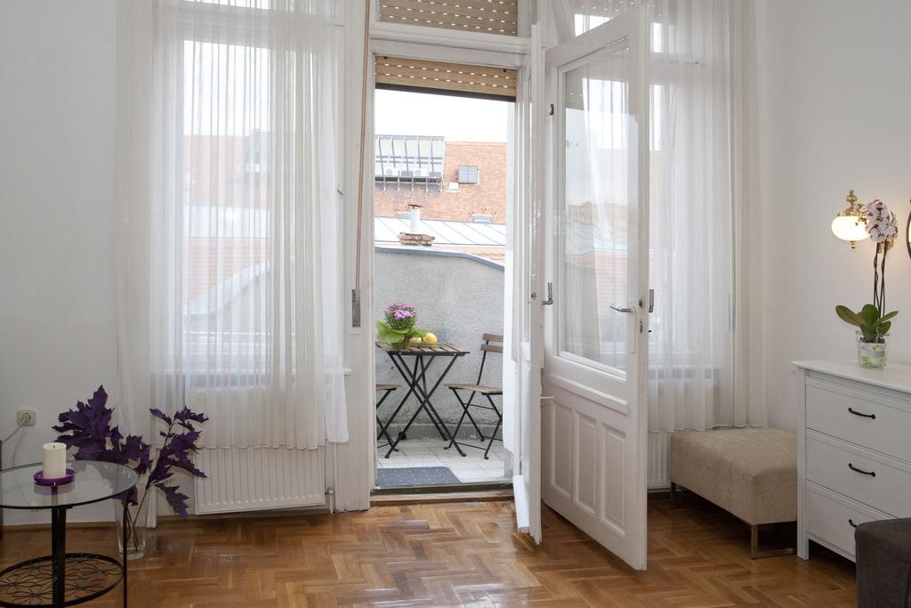 Alice Apartment Budapest Room photo
